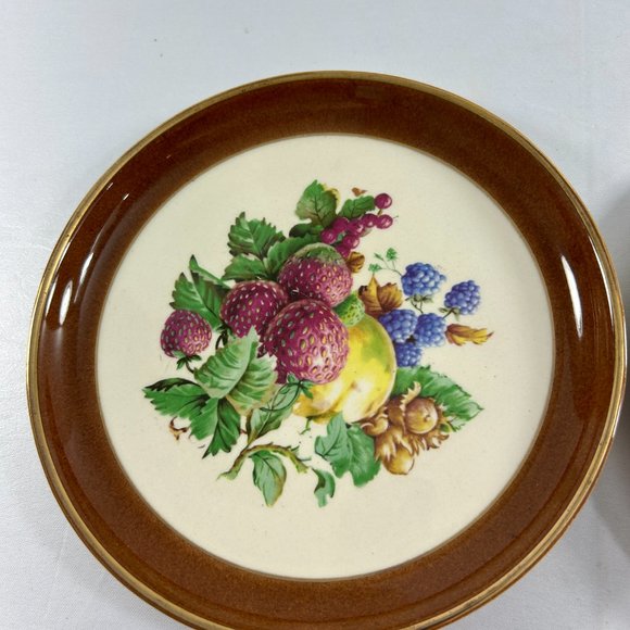 Vintage Hyalyn Porcelain Fruit Plates 8" Strawberries Blueberries Pear Grapes - Picture 3 of 9